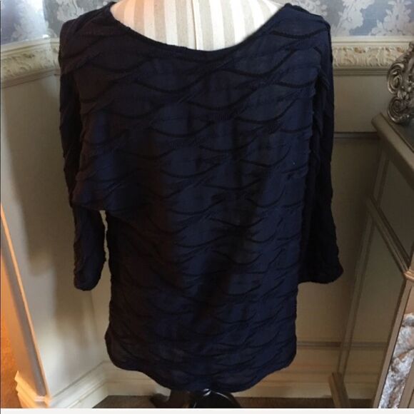 Textured Navy 3/4 Arm Length Top! - Picture 7 of 8